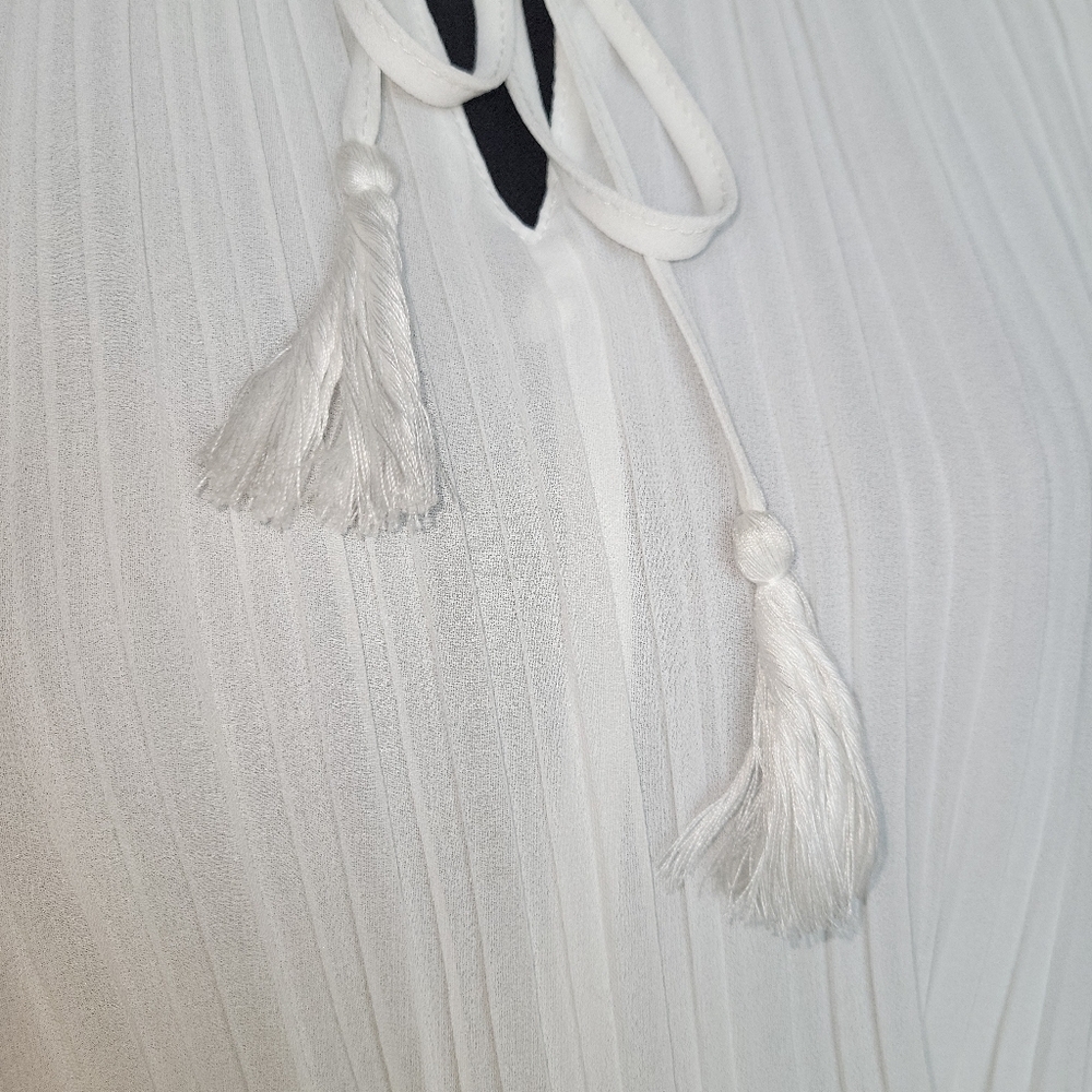 Miss Me Chic Cottagecore White Pleated Tassel Long Sleeve Blouse Women's Size L - Picture 12 of 14